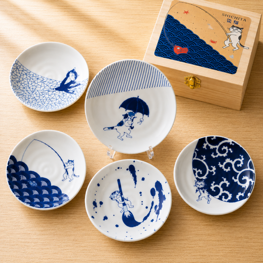 Japanese Cat Small Plate Set in Wooden Gift Box – Blue & White Porcelain Dish Collection