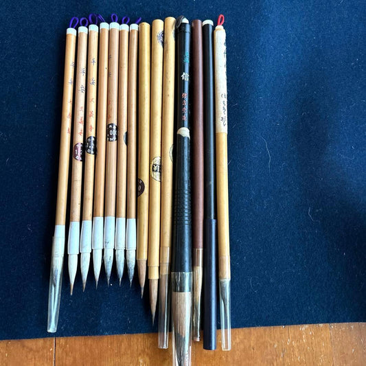 Used Vintage Japanese Calligraphy Set 13 Bamboo Brushes Paper Weight Felt Mat & Brush Roll Shodo Sumi-e Art Craft Kit for Display Repair