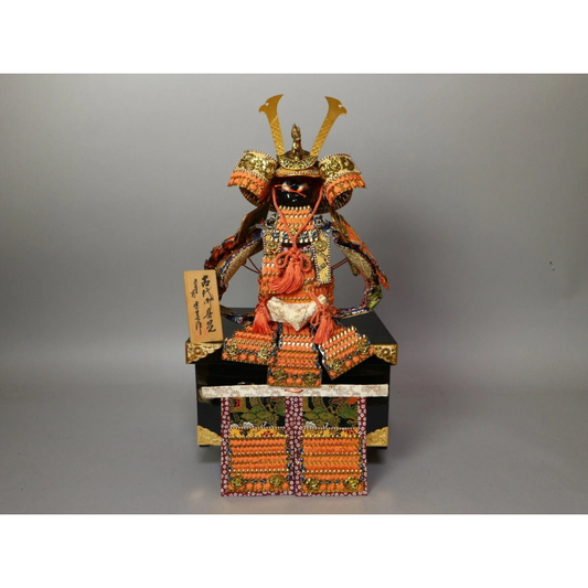 Used Miniature Samurai Armor Set Japanese Yoroi Kabuto Helmet with Wooden Trunk Boys Day Decor Traditional Warrior Figurine for Gift Japan