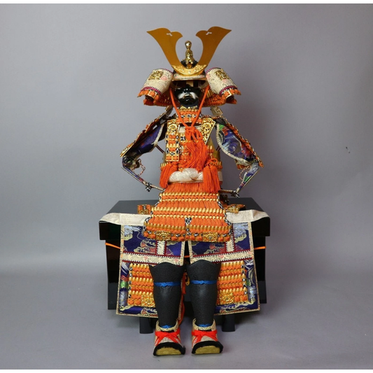 Used Vintage Japanese Samurai Armor Set Miniature Yoroi Kabuto Helmet with Lacquered Trunk Boys Day Decor Traditional Warrior Statue Japan