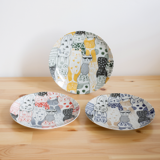 Japanese Cat Design Minoyaki Porcelain Plates Set of 3 Trio Pasta Plate 9.3 in Flat Dish Cats Downtown Story Microwave Dishwasher Safe