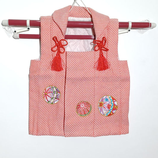 Used Japanese Vintage Shichi-Go-San Hifu Vest White & Red with Traditional Temari Ball Pattern Cotton Kids Kimono Outerwear Height 48cm