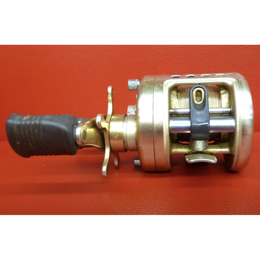 Used Shimano Calcutta 50XT RH382 Baitcasting Reel Right Hand Drive Vintage Japanese Fishing Tackle Smooth Operation & Classic Gold Finish