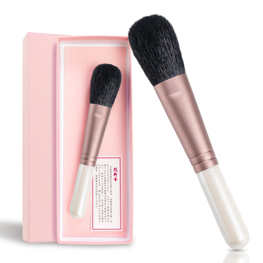 Kumano Fude Blush Brush – Handmade Luxury Makeup Tool – Natural Goat Hair – Soft Touch – Made in Japan – Gift for Beauty Lovers Since 1975