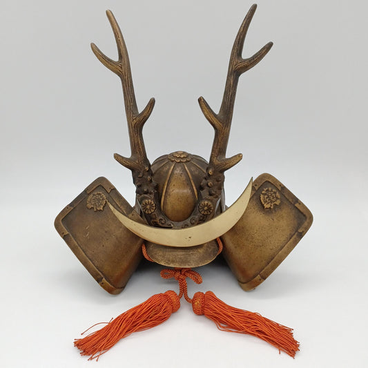Japanese Samurai Kabuto Display – Pre-Owned Gogatsu Doll of Yamanaka Shikanosuke – Boy’s Day Decoration – Made in Japan – Sold As Is
