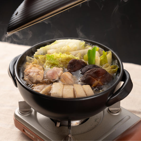 Black Glazed Donabe Pot – 7.3 in / 900 ml – Heat Resistant Ceramic – Gas Stove Only – For Hot Pot and Rice Cooking Japan import by Maebata