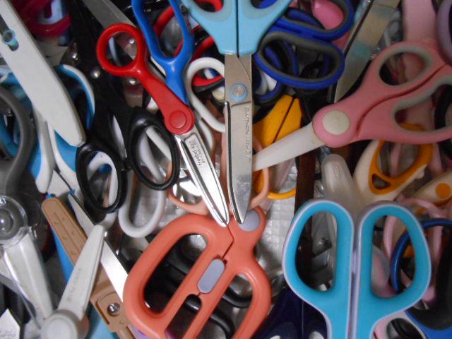 Used: Vintage Scissors Bulk Lot of Approx 170 Pcs - Large Assortment f ...