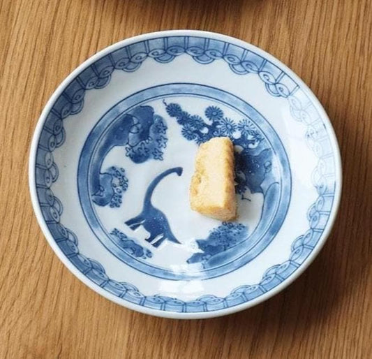Made in Japan | Japanese Mino Yaki Ryuzansui Plate - Blue & White Porcelain | Vintage Style Dinosaur Dragon Design Dessert Appetizer Plate